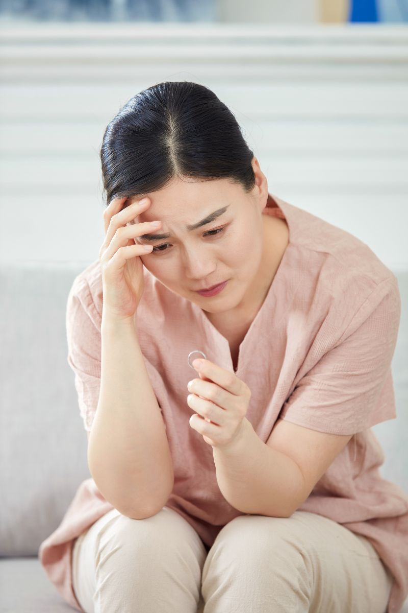 Shenzhen Divorce Lawyer: Can a separate lawsuit be filed to divide joint savings after a divorce judgment has not addressed it?